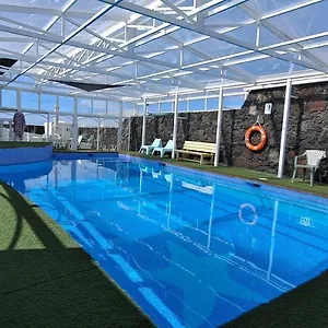 Villa Life, Güime